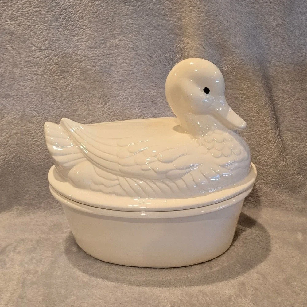 Vintage 1983 Gail Tremain Signed Ceramic White‎ Duck Tureen Covered Dish